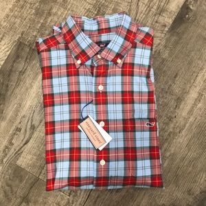 NWT Vineyard Vines button down shirt (Men’s M)